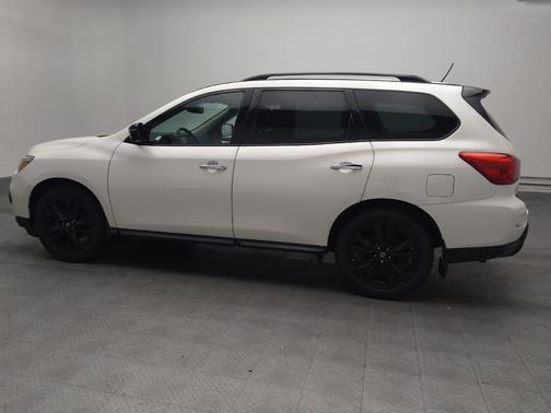 White 2018 Nissan Pathfinder SL