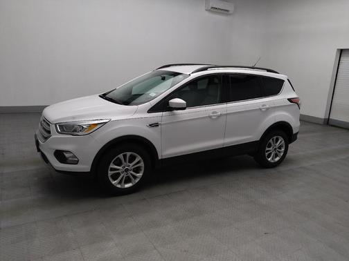 White 2018 Ford Escape SEL