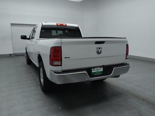 Bright White Clearcoat 2020 RAM 1500 Classic SLT