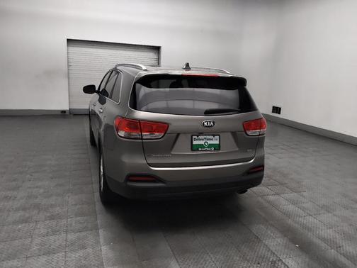 Gray 2018 Kia Sorento LX