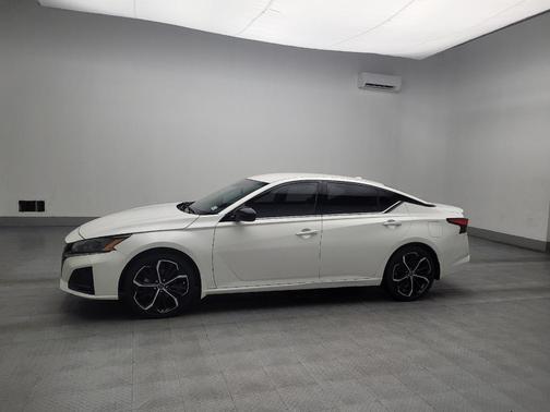 2023 Nissan Altima SR FWD