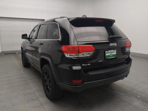 Diamond Black Crystal Pearlcoat 2018 Jeep Grand Cherokee Laredo E