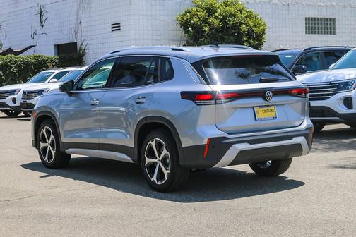 Silver 2026 Volkswagen Tiguan 2.0T SE
