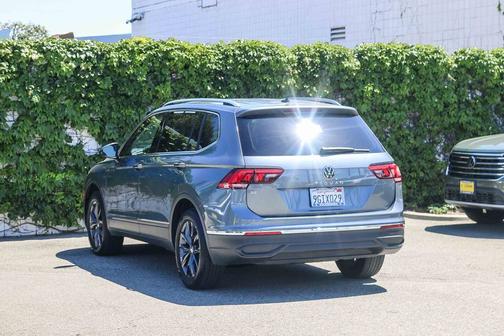 Gray 2023 Volkswagen Tiguan 2.0T SE