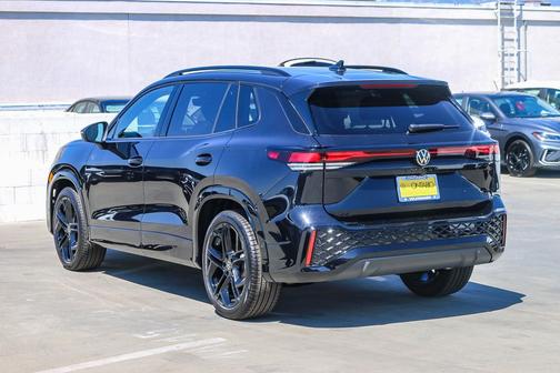Deep Black 2026 Volkswagen Tiguan 2.0T SE R-Line Black
