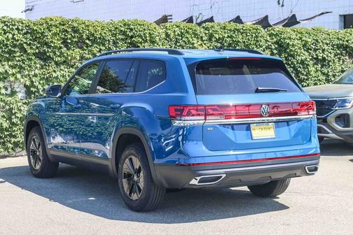 Mountain Lake B 2026 Volkswagen Atlas 2.0T SE