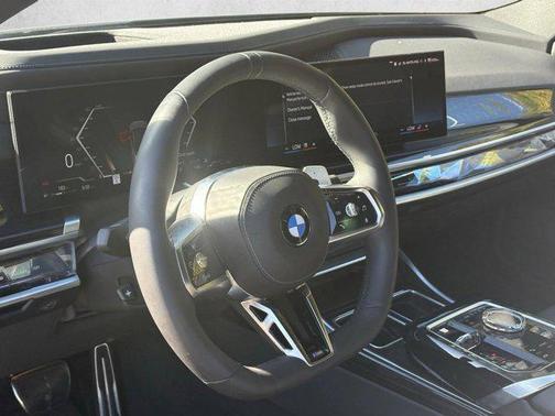 Brooklyn Grey Metallic 2025 BMW 740 740i