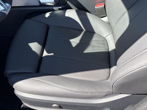 2025 Mercedes-Benz GLB 250 Base