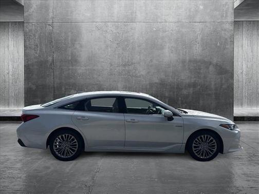 2019 Toyota Avalon Hybrid Limited
