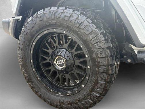 Bright White Clearcoat 2023 Jeep Wrangler Rubicon