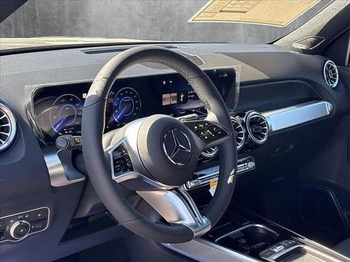 2025 Mercedes-Benz EQB 300 4MATIC