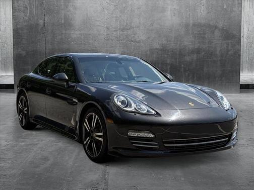 2013 Porsche Panamera 4 Platinum Edition