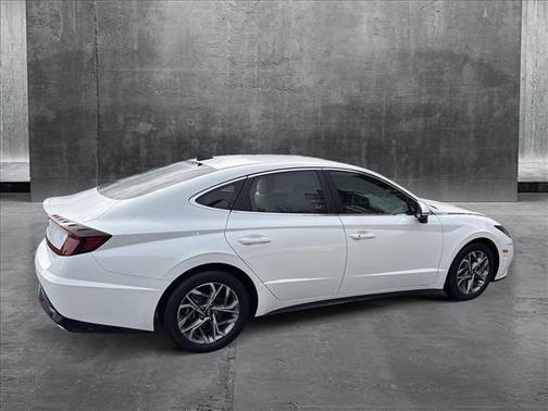 2022 Hyundai SONATA SEL