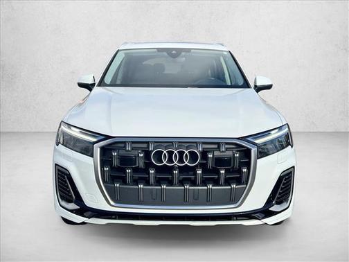 Glacier White Metallic 2025 Audi Q7 55 Premium Plus