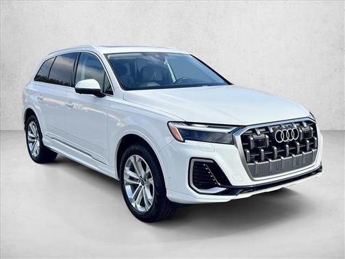Glacier White Metallic 2025 Audi Q7 55 Premium Plus