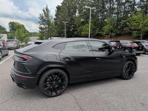 2022 Lamborghini Urus AWD