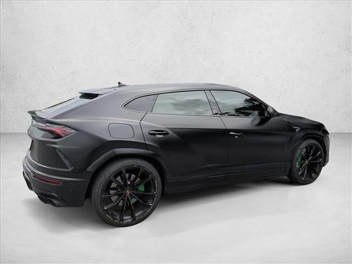 2022 Lamborghini Urus AWD