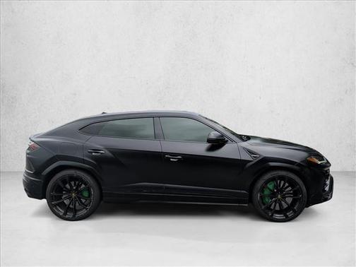 2022 Lamborghini Urus AWD