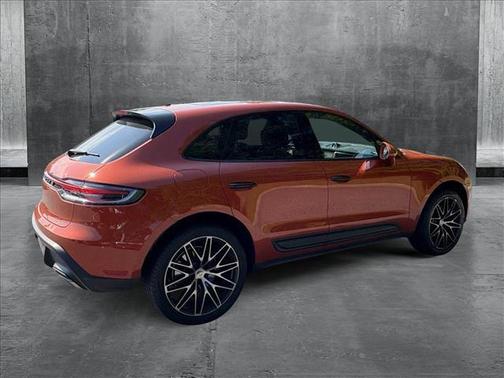 2023 Porsche Macan Base