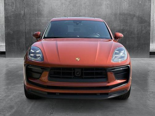 2023 Porsche Macan Base