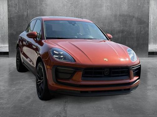 2023 Porsche Macan Base