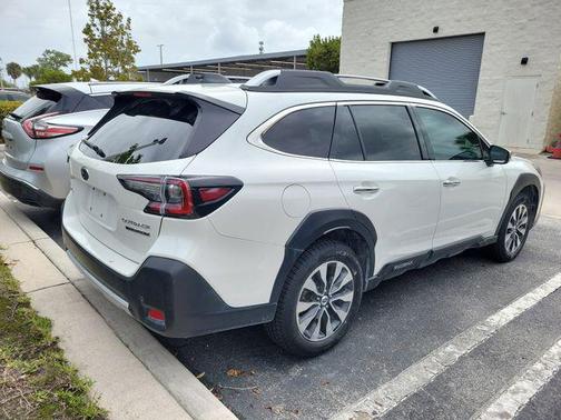 Crystal White Pearl 2023 Subaru Outback Touring XT
