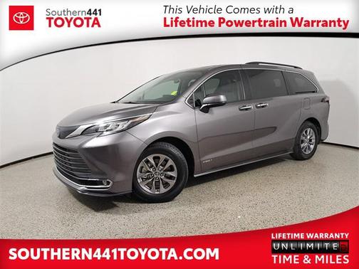 2021 Toyota Sienna XLE 8 Passenger