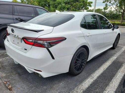 Ice 2023 Toyota Camry SE