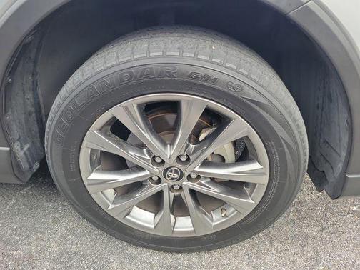 Silver Sky Metallic 2018 Toyota RAV4 Limited
