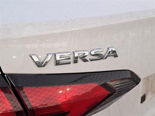 2024 Nissan Versa 1.6 SV
