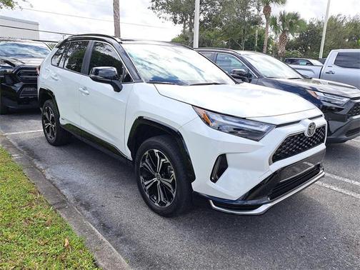 2025 Toyota RAV4 Hybrid SE