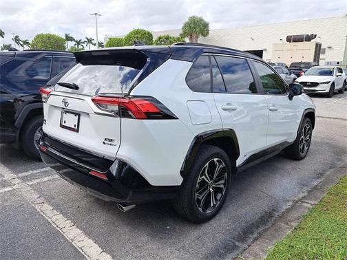 2025 Toyota RAV4 Hybrid SE