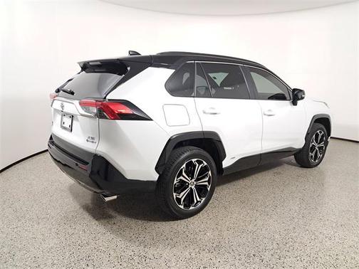 2025 Toyota RAV4 Hybrid SE