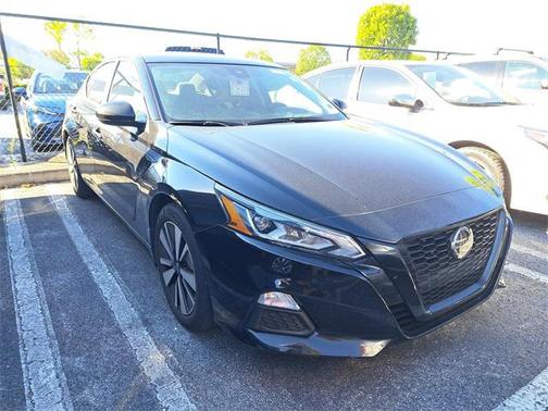 2022 Nissan Altima 2.5 SV