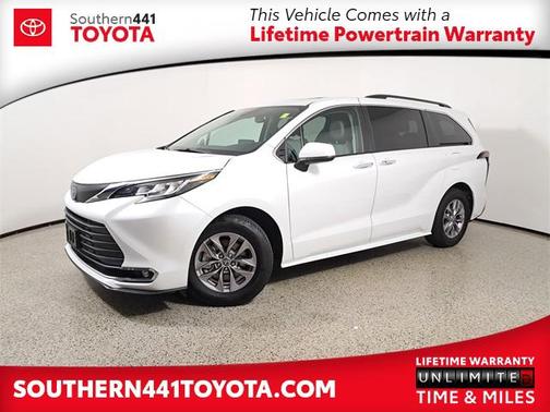 2023 Toyota Sienna XLE 8 Passenger