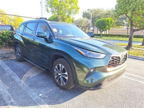 2023 Toyota Highlander XLE