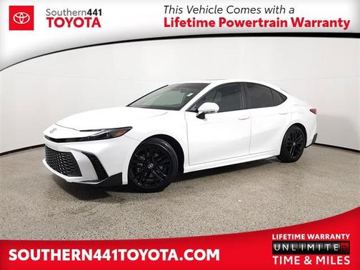 2025 Toyota Camry SE