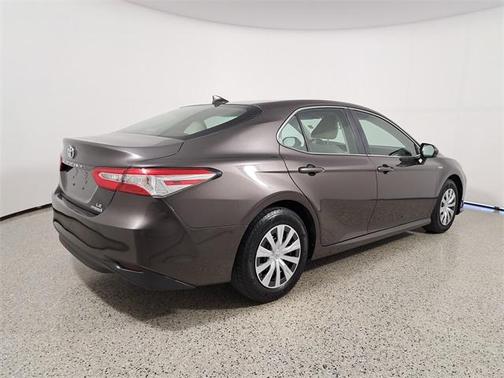 2019 Toyota Camry Hybrid LE