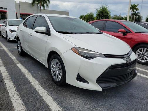 Blizzard Pearl 2019 Toyota Corolla LE