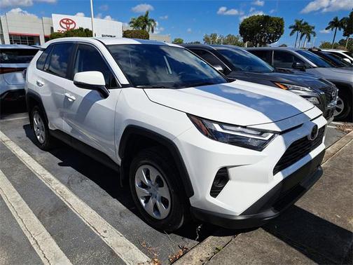 2025 Toyota RAV4 LE