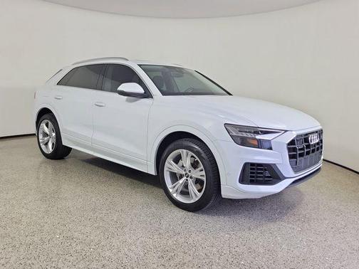 Glacier White Metallic 2023 Audi Q8 55 Premium Plus