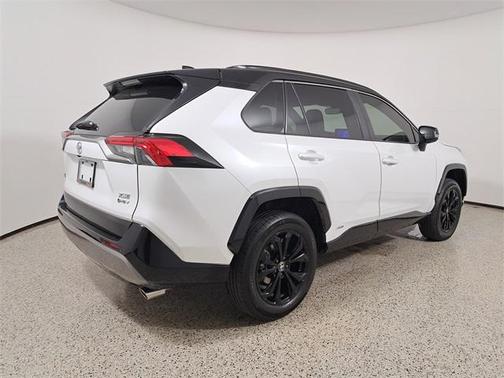 2025 Toyota RAV4 Hybrid SE