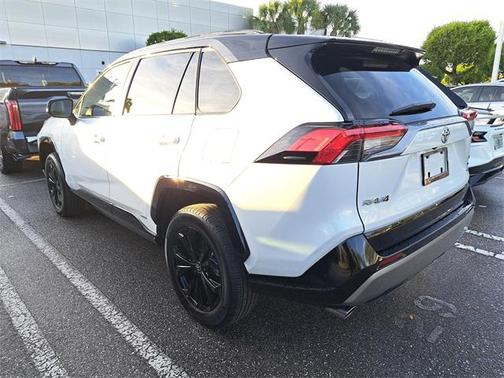 2025 Toyota RAV4 Hybrid SE