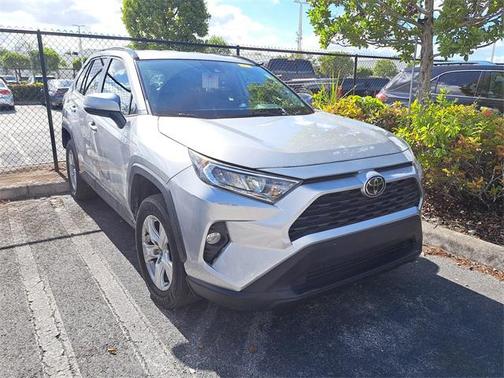 2020 Toyota RAV4 XLE