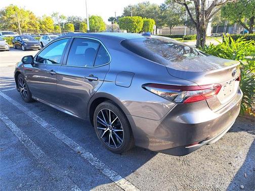 2022 Toyota Camry LE