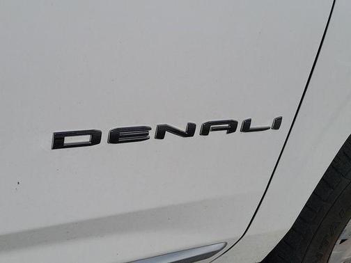 White Frost Tricoat 2024 GMC Yukon XL Denali