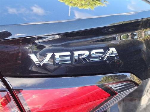 2021 Nissan Versa 1.6 SV