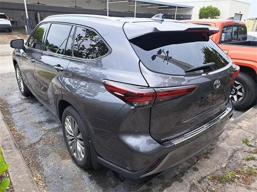 2024 Toyota Highlander Platinum