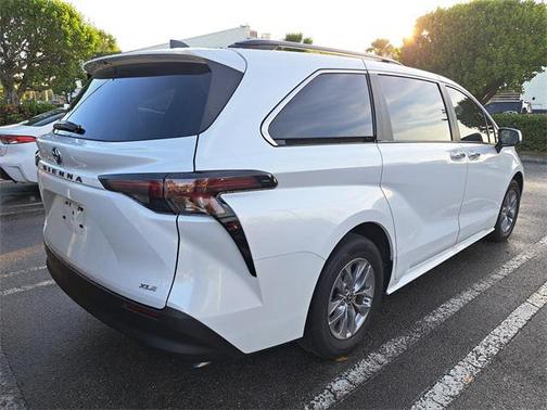 2025 Toyota Sienna XLE