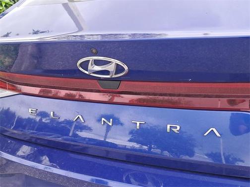 2021 Hyundai ELANTRA SE